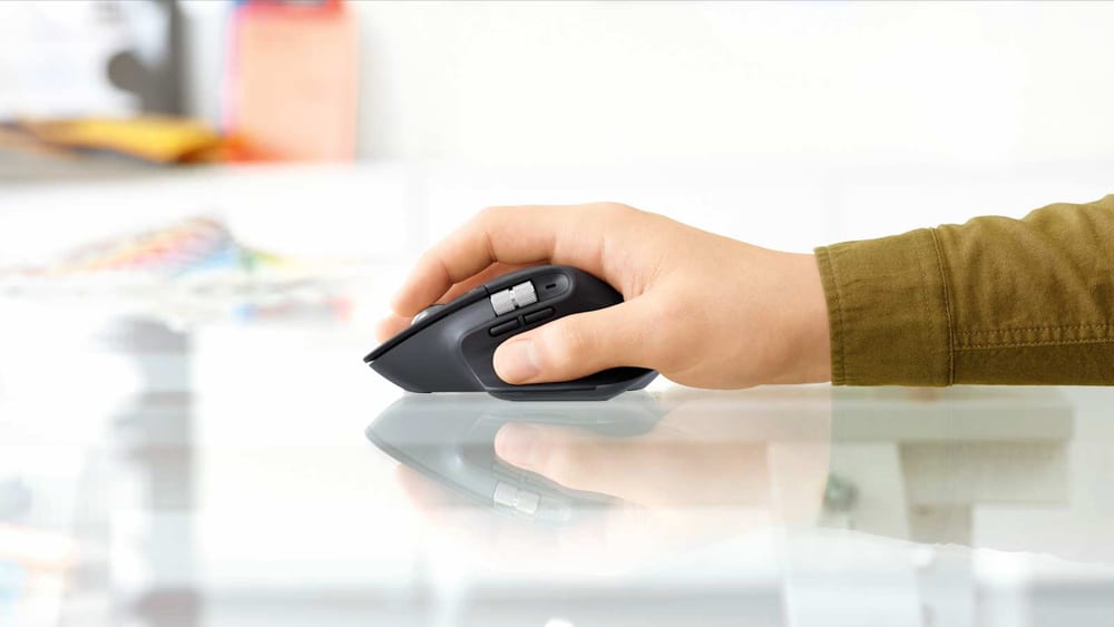 A work-from-home desk that fixes your wrists and your video calls